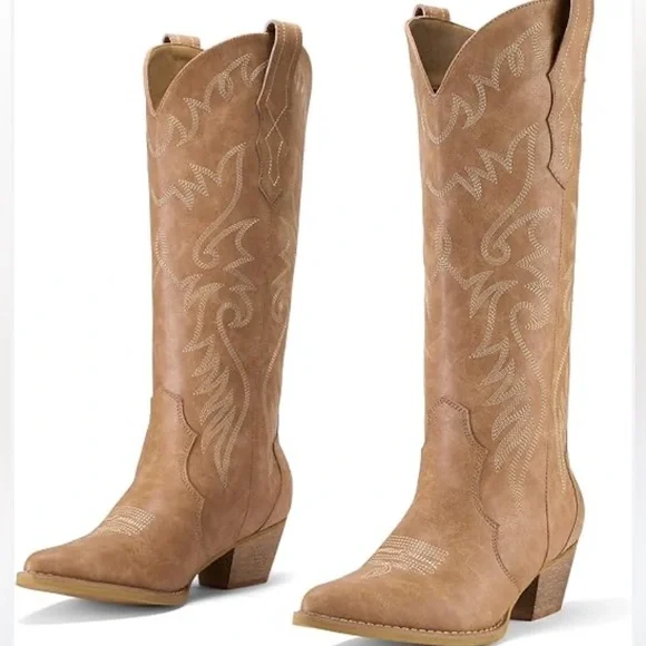 Women Boots, Color Tan Size 10, New, $10.00 - Picture 1 of 2